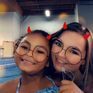 Meet your Posher, Alexia